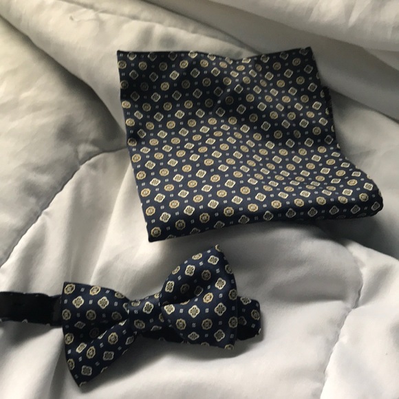 H&M Bow Tie and handkerchief set. - Picture 1 of 1
